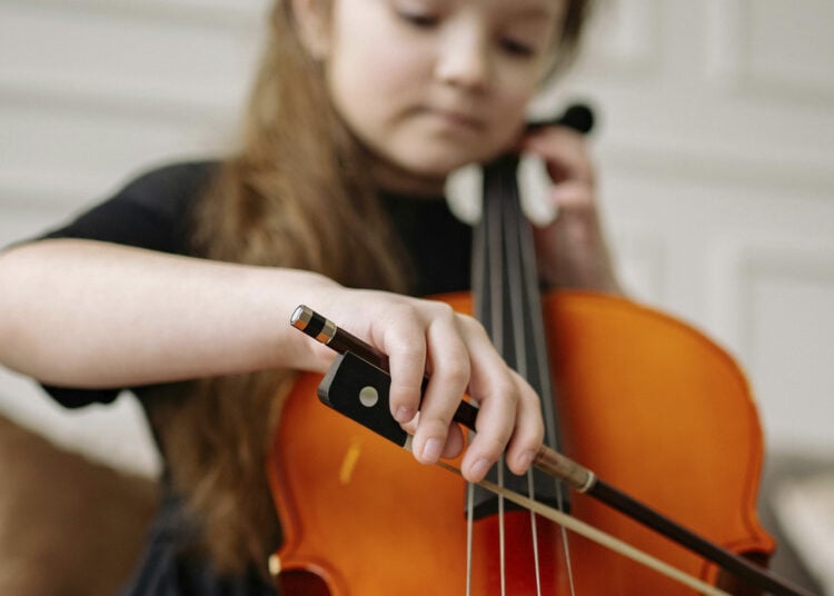 superdotados, violín, niña, música