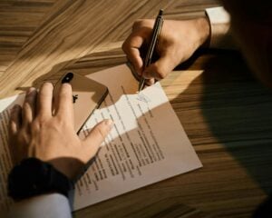 Si firmas así eres una persona narcisista y no hay discusión: lo dice la psicología