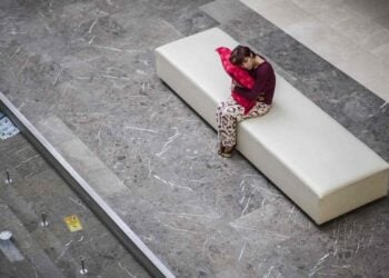 El truco para dejar de estar siempre cansado no está en el café: es el método definitivo que funciona