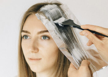 mujer se tiña, peluquería, tintura, mujer, pelo