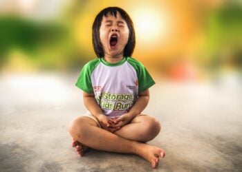 Si haces lo mismo al ver a alguien bostezar, debes saber lo que dice la ciencia sobre tu personalidad