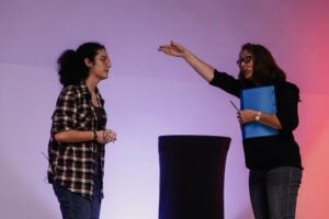 El motivo por el que siempre creemos tener razón, según la psicología