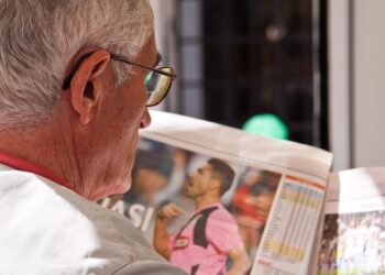 Mejor hobby para cuidar la salud mental según los expertos, leer para cuidar la mente en la tercera edad, cómo mejorar la salud mental, cómo evitar el deterioro mental a partir de los 65 años.