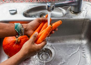 Soy farmacéutico y ésta es la razón por la que debes lavar siempre las verduras: "Miedo desbloqueado"