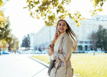 La psicología lo confirma: esta es la razón oculta por la que sientes un vacío existencial cuando pierdes el móvil