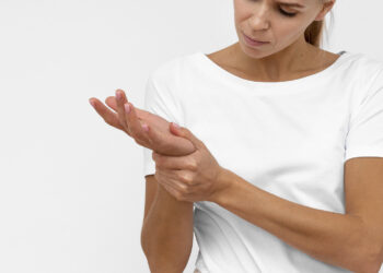 Mujer, muñeca, mano, líneas de la muñeca