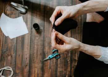 Lo hacía tu abuela y ahora revelan que es la mejor actividad para fortalecer el cerebro