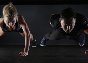 El mejor ejercicio para mejorar la movilidad y coordinación a partir de los 40, ejercicio recomendado en adultos, practicar calistenia a partir e los 40 años, beneficios de hacer deporte en adultos, beneficios de la calistenia, mejor ejercicio para mayores.