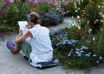 El hobby perfecto para estimular el cerebro, mejor hobby en personas mayores, hobby necesario para mayores de 65 años, pintar Mandalas beneficios, beneficios de pintar mandalas en mayores de 60 años, dibujar mandalas si estás jubilado.