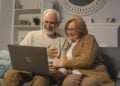 Ni a los 45 ni a los 70 años: la OMS confirma la edad a la que empiezan a envejecer los hombres
