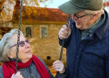 El mejor pasatiempo para los mayores de 65 años, pasatiempo perfecto jubilados, hobby mayores, entrenar cuerpo y mente en la vejez, jardinería para mejorar la salud física y mental.