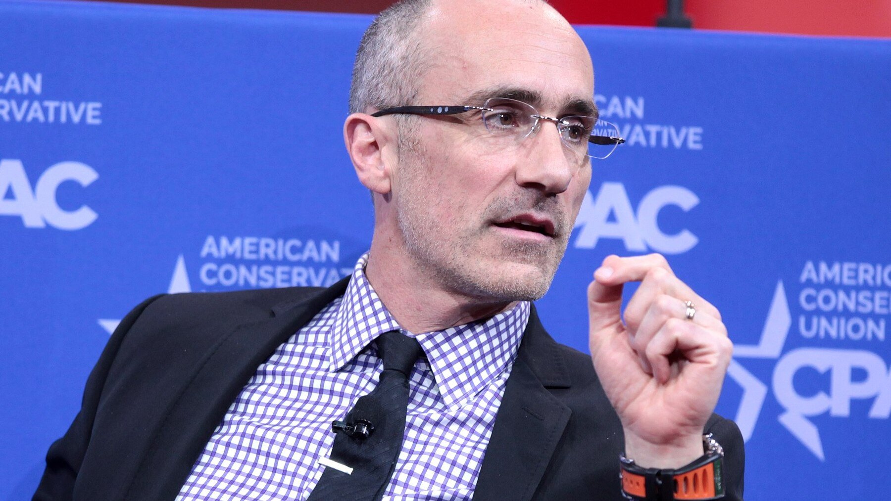 Las claves de un profesor de Harvard para ser felices, los cuatro consejos de Arthur Brooks para alcanzar la felicidad, qué hacen las personas para ser felices, el consejo de los expertos para ser feliz, qué tienen en común las personas felices.