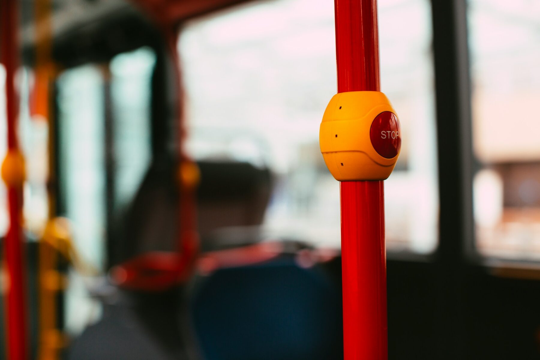 Si saludas al conductor siempre que subes al autobús es por esto: lo dice la psicología