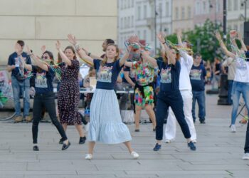 Mejor ejercicio cardiovascular para personas mayores de 60 años, mejora cardiovascular en jubilados, importancia de bailes de salón para entrenar el corazón, bailes de salón y salud cardiovascular.