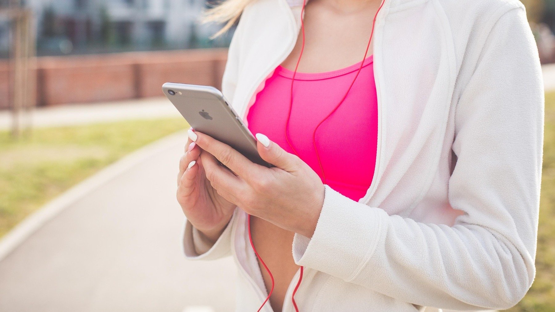 Mejores aplicaciones del iPhone para hacer ejercicio, cómo usar Apple para mejorar tu equilibrio, aplicaciones de Apple para hacer deporte, deporte en el móvil.