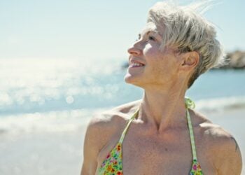 Mejor corte de pelo para mujeres mayores, cortarse el pelo con más de 65 años, mejor corte de pelo en la tercera edad, mejor corte de pelo de mujer para parecer más joven.