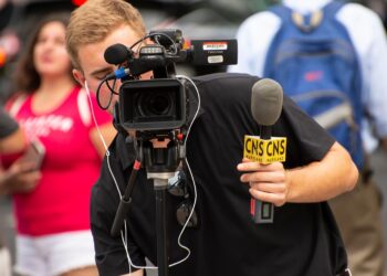 Rasgo psicológico principal de un periodista, características de la personalidad de un periodista, encuesta psicológica sobre periodistas, cómo son los periodistas.