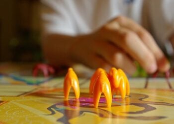 El mejor pasatiempo para que tu hijo sea más inteligente, cómo desarrollar cognitivamente a tus hijos, favorecer el desarrollo cognitivo de los niños, mejor pasatiempo para mis hijos, ventajas de que los niños jueguen a juegos de mesa.