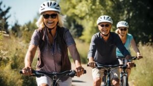 Ni tenis ni ciclismo: el deporte que aún pueden practicar los mayores de 66 años para fortalecer las articulaciones