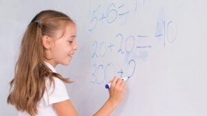Ni ciencia ni matemáticas: la asignatura que afila el cerebro de los niños y a menudo olvidamos en España