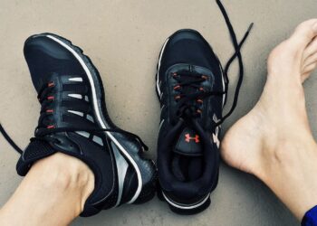 Zapato, pies, zapatillas