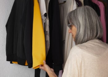 adultos mayores de 65 años