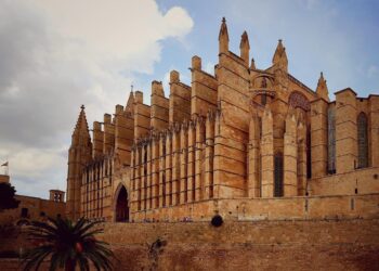 Diferencias entre Mallorca y Barcelona, diferencia carácter de catalanes y mallorquines, por qué los catalanes y mallorquines son distintos, estereotipo sobre catalanes y mallorquines.