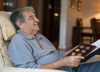 Hombre, sillón, pasatiempo