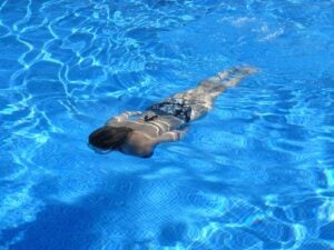 Ni caminar ni pilates: el mejor ejercicio para mayores de 60 años que reduce el riesgo de demencia