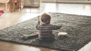 Ni leer ni escribir: un experto en crianza afirma que todos los padres deben enseñar esta habilidad a sus hijos