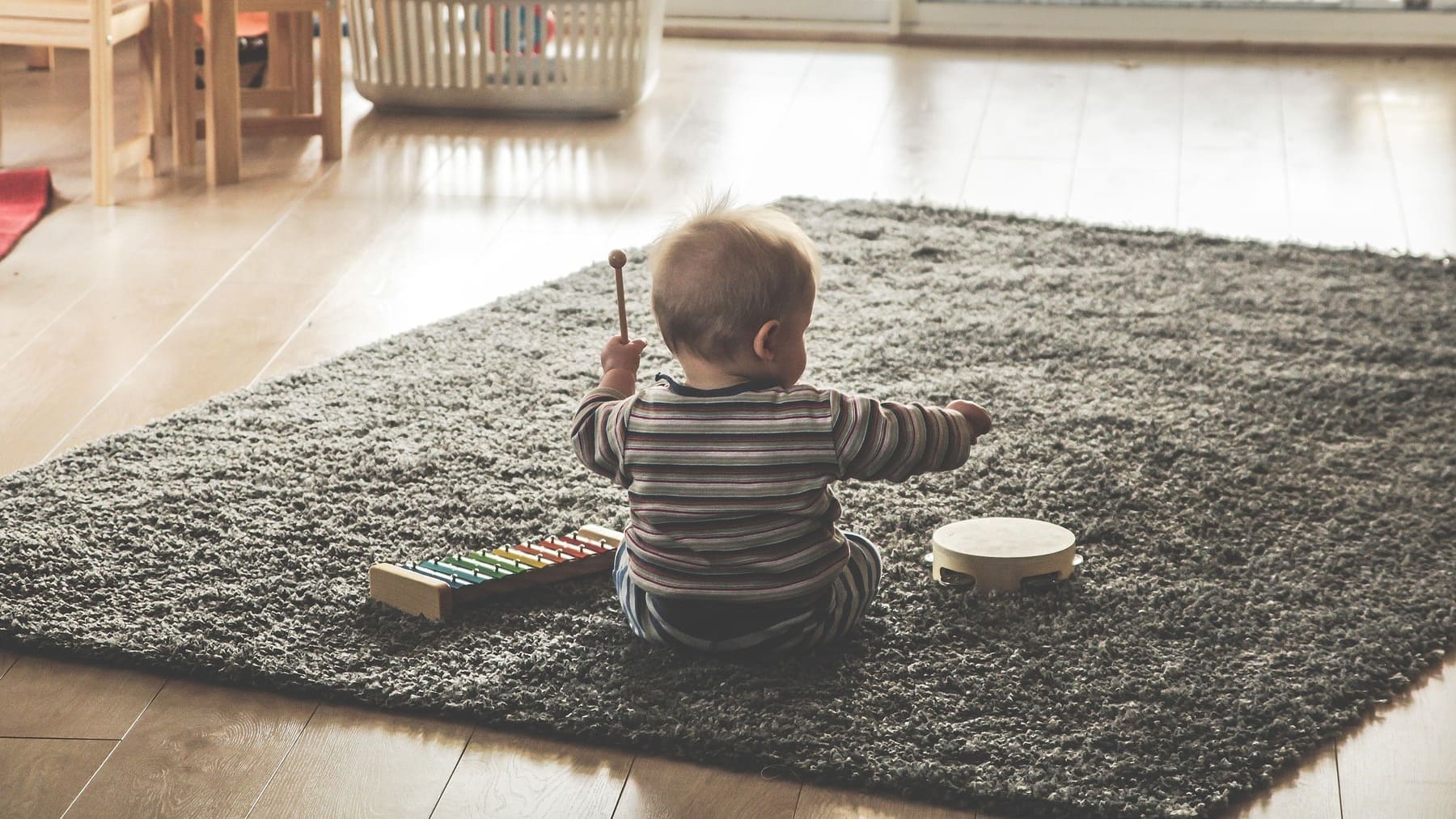 Consejo de un experto para que los niños sean más inteligentes, consejo de Stefan Falk para educar a los hijos, por qué es importante que mi hijo aprenda a tocar un instrumento, mejores consejos para educar a los hijos, hábito de los padres para que los niños sean más listos.