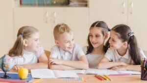 Ni matemáticas ni inglés: la actividad extraescolar que agudiza la mente de los niños y se ignora en España