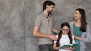 Los niños más inteligentes que el promedio jamás deberían escuchar esta frase de sus padres, según los expertos