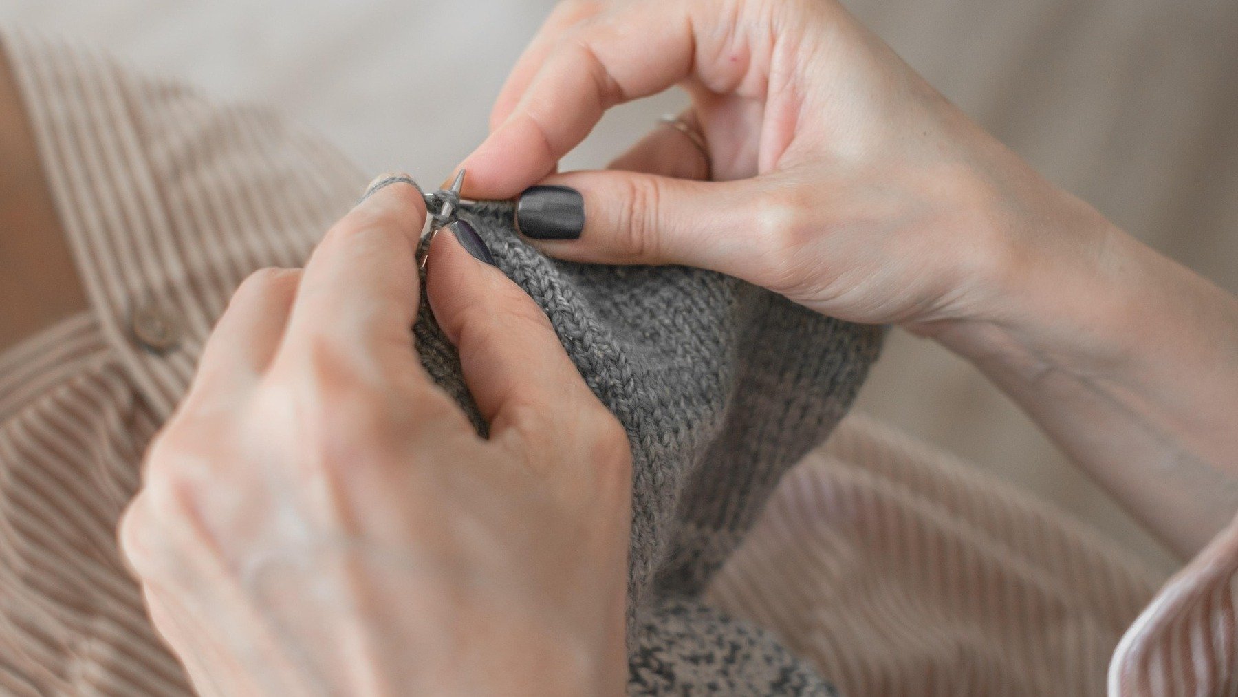 Mejor pasatiempo para mejorar las habilidades cognitivas en la tercera edad, importancia de coser siendo mayor, mejores hobbies para jubilados, evitar deterioro cognitivo en la tercera edad.
