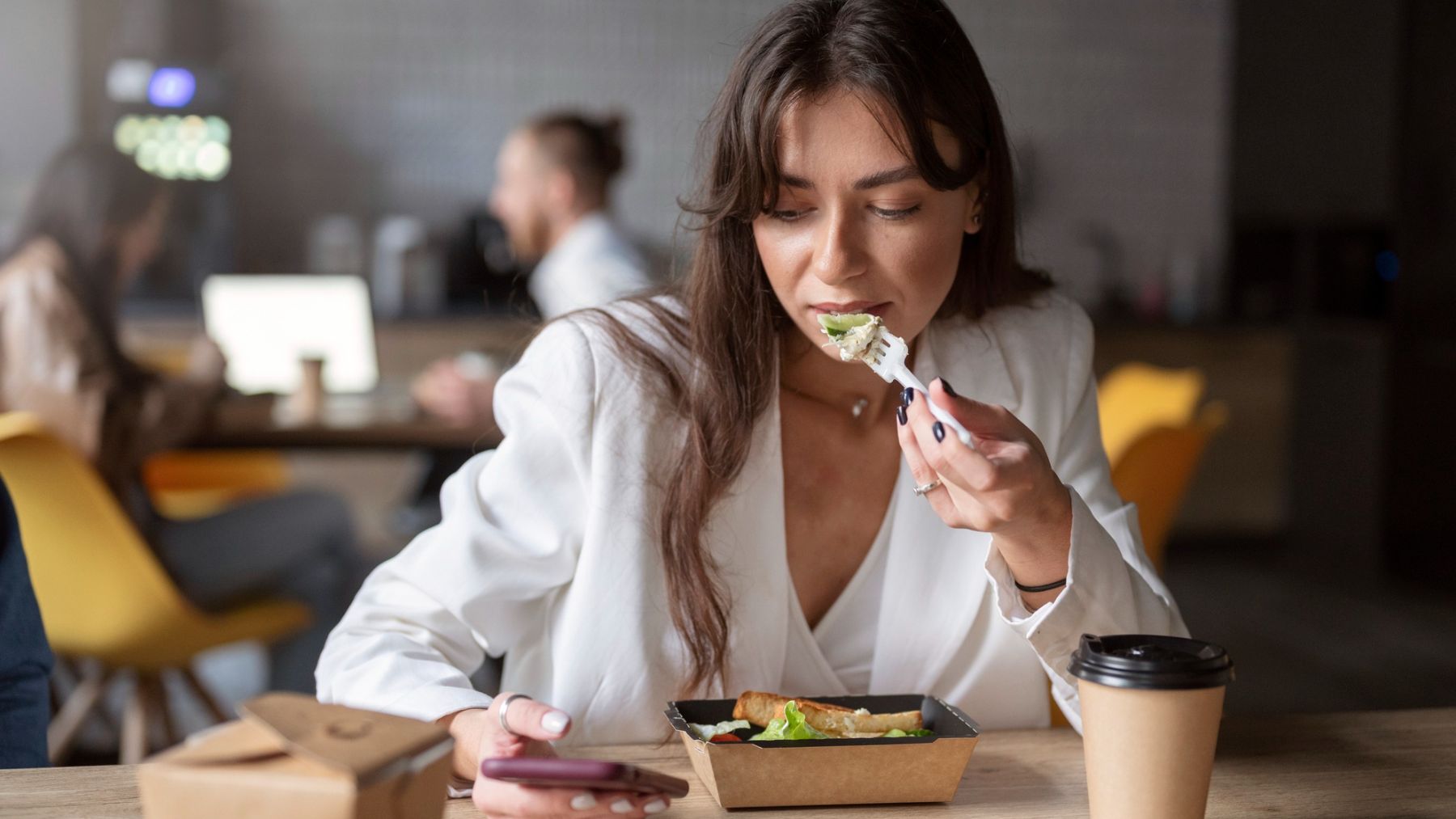 Rasgos, comer rápido, hábitos, psicología, alimentación