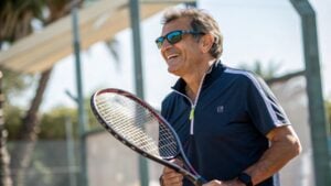 Dan Buettner, experto en longevidad: «Los deportes de raqueta pueden ayudarte a vivir 100 años»