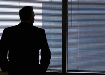 Truco psicológico para hacer un mejor currículum, truco de los psicólogos para mejorar el CV, expertos en recursos humanos recomiendan organizar así tu CV.