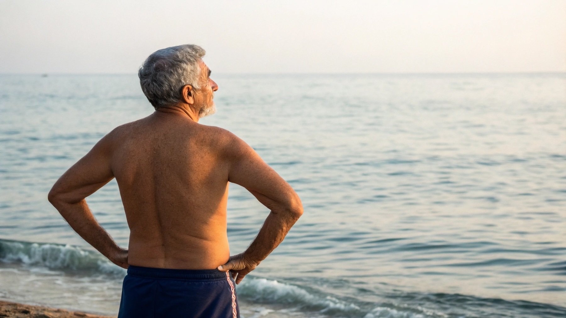 Hombre en la playa, ejercicio, deporte