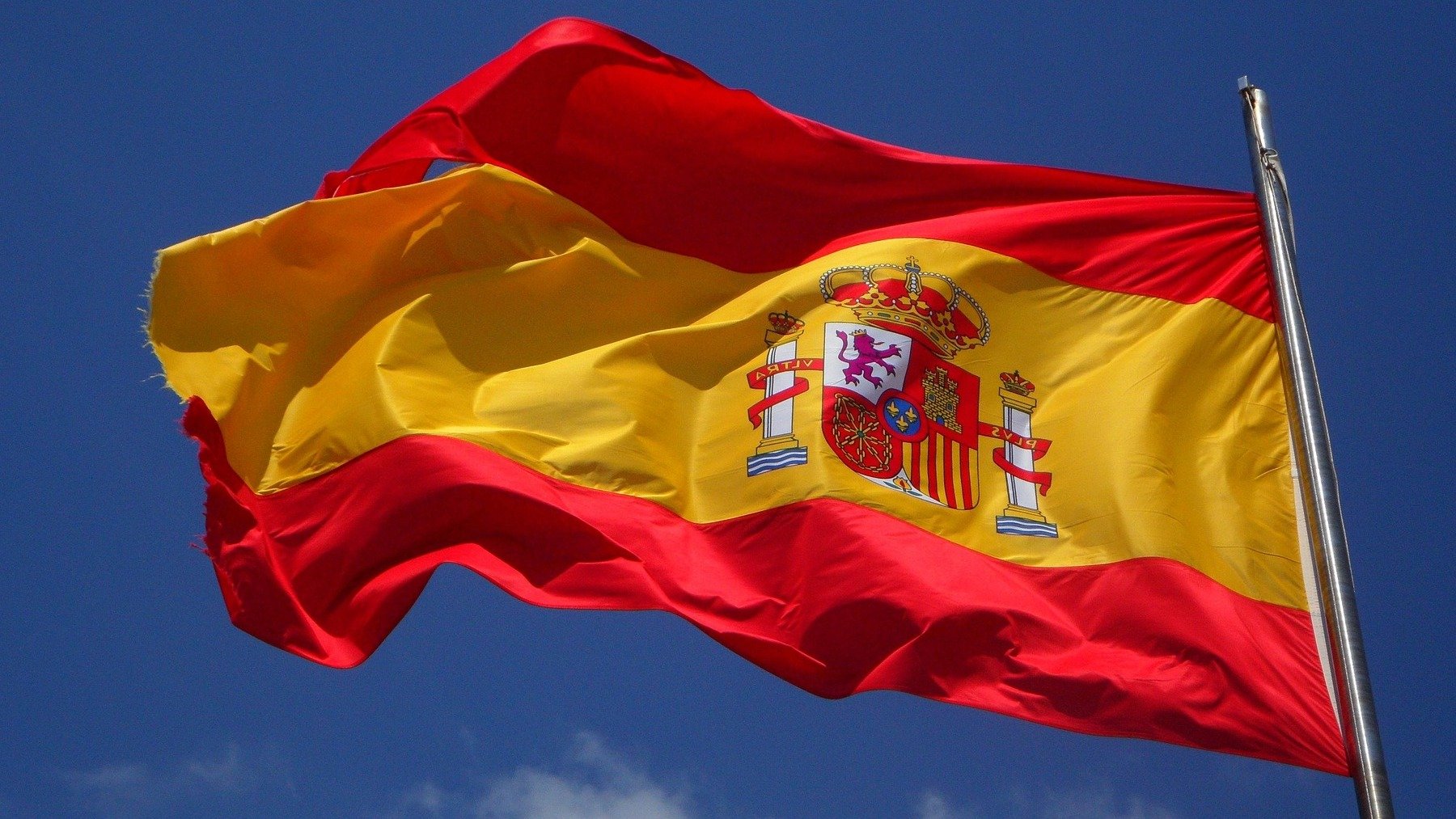 Emiliana Artagaveytia, La costumbre que te hace 100% español, costumbres de los españoles, por qué en España usamos tantos insultos, palabras fuertes en España.