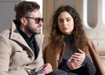 Frase perfecta para terminar una conversación, cómo conseguir terminar una conversación, cómo acabar una conversación cuando tienes prisa, frase para acabar una conversación al momento.