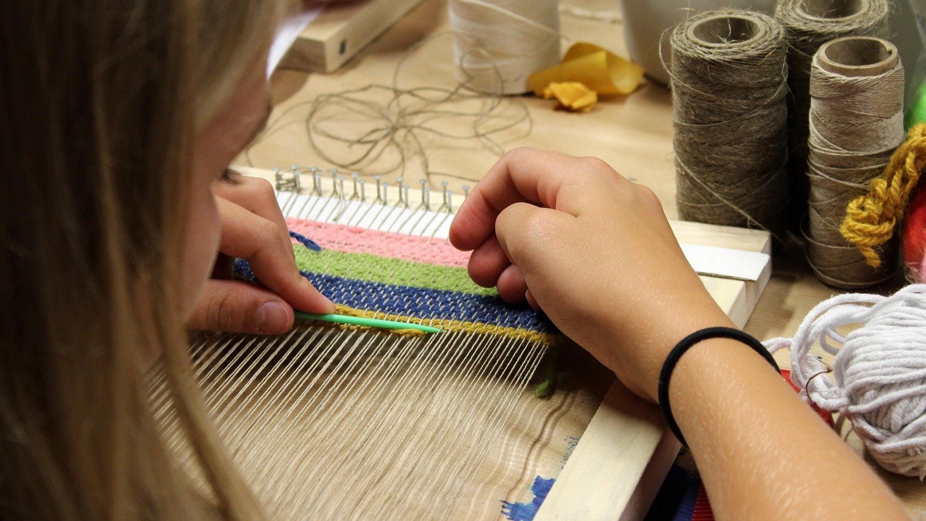 Mejor hobby para evitar el deterioro cognitivo, hobbys para personas de la tercera edad, pasatiempo para estimular el cerebro en mayores de 65 años, acolchado y tercera edad, qué es el quilting, taller de quilting tercera edad.