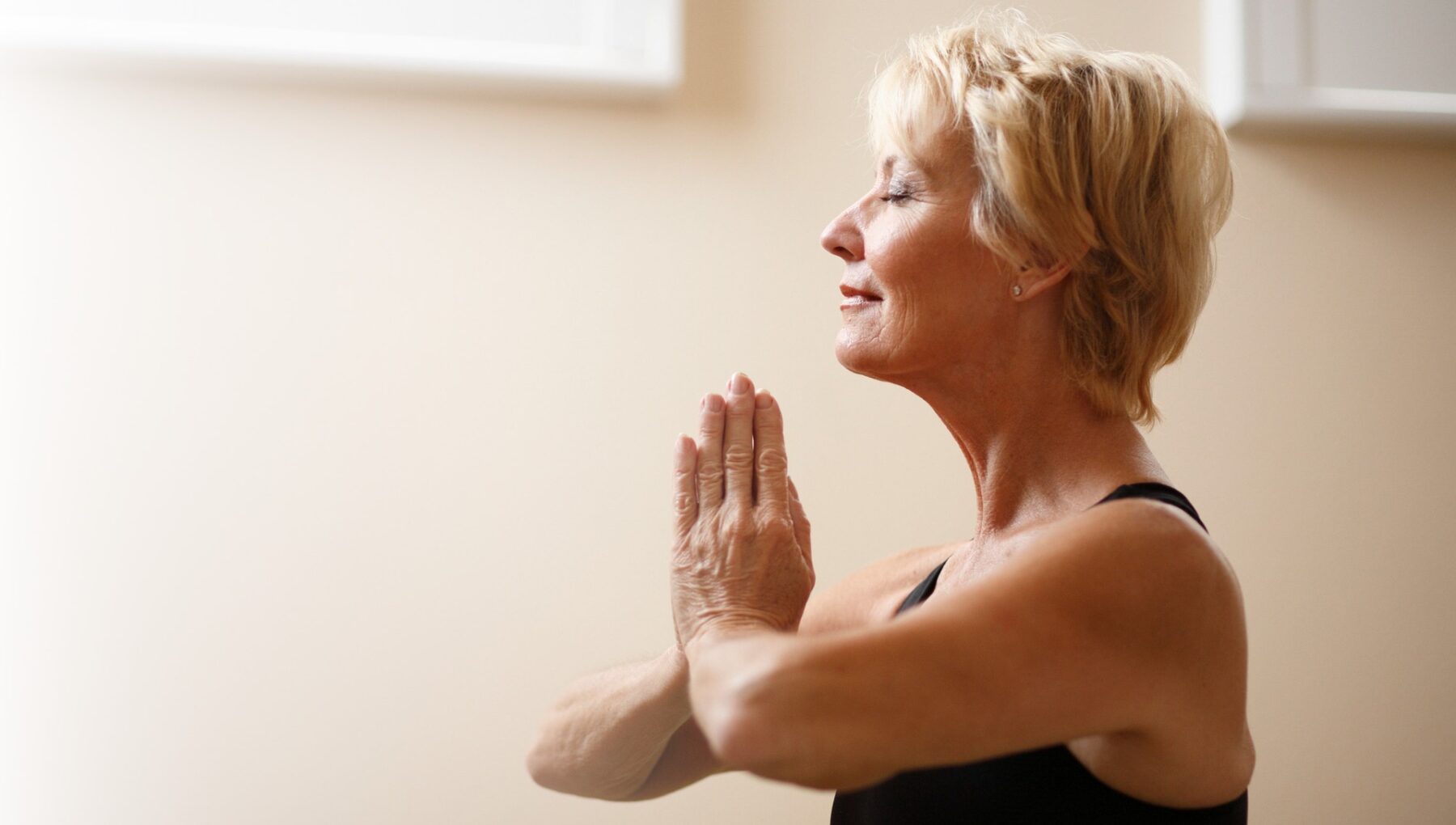 Ni natación ni pilates: el mejor ejercicio que refuerza los huesos y ayuda a dormir mejor a los mayores de 60 años