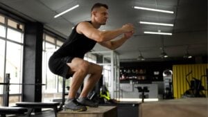Ni correr ni saltar: el mejor ejercicio para ganar fuerza y tener rodillas de acero, según un médico deportivo