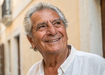 Hombre, sonrisa, felicidad