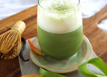 Parece raro pero un estudio la avala: el té matcha reduce los estornudos de los alérgicos