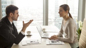 Si sustituyes estas dos palabras te convertirás en una persona enormemente persuasiva, según dicen los expertos