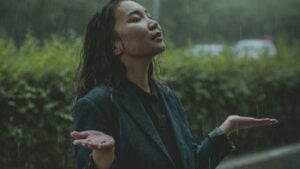 El secreto de la felicidad está en un hábito que no lleva más de 10 minutos al día, y lo respalda un estudio científico