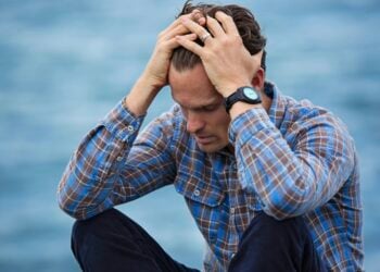 Hombre estresado, estrés, hombre