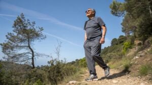 Más allá del ‘mindfulness’: el ejercicio de relajación que recomiendan los expertos a los mayores de 65 años