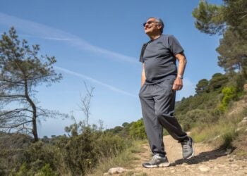 Hombre, caminar, ejercicio, relajación